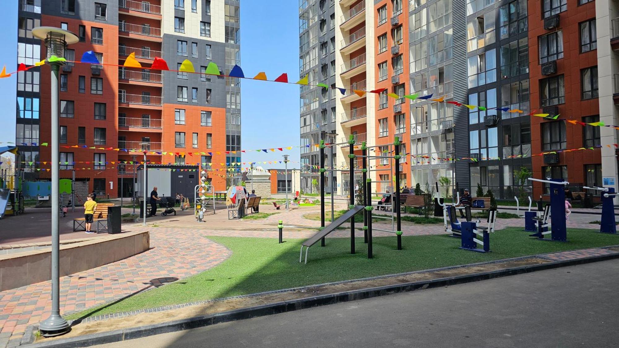 Ferienwohnung Жк Terracotta Almaty Exterior foto